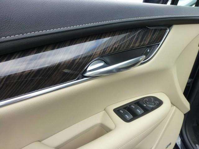 2017 Cadillac XT5 4dr SUV